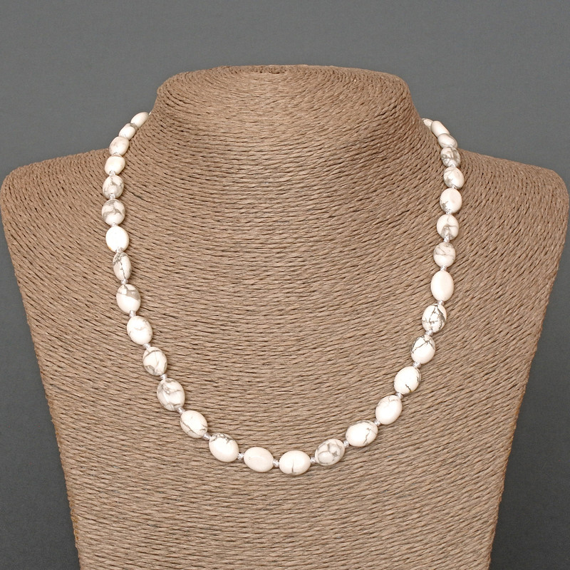 Colier din kaholong, piatră naturală, formă ovală, diametrul 8x10 mm, lungime 48 cm+-